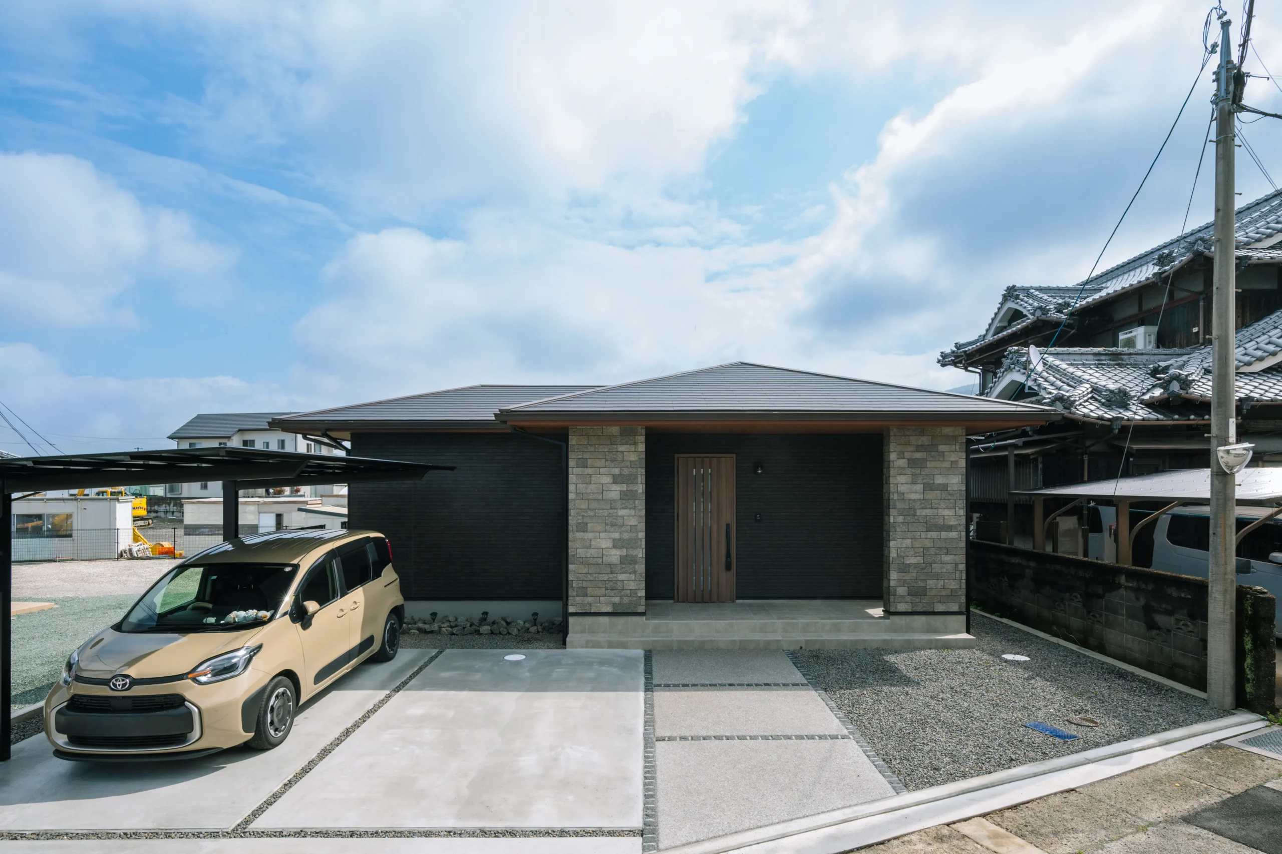 室内と外がゆるやかにつながる開放的な住まい